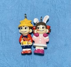 不二家ペコちゃん マスコット16体+チャーム等33点 大量まとめ売り レトロ ペコちゃん ポコちゃん キーホルダー チャーム 2点セット レトロ