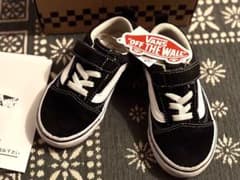 VANS オールドスクール 15cm スニーカー ブラック/ホワイトのサムネイル