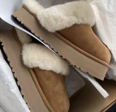 ムートンスリッパ　厚底　ugg(アグ)のサムネイル