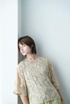 CLANE BULGED FLOWER JACQUARD TOPSのサムネイル