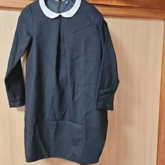 UNIQLO 白襟付きワンピース 130cmのサムネイル