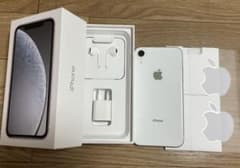 iPhone XR White 64 GB auのサムネイル