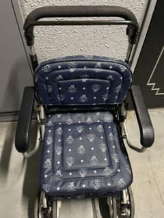 シルバーカー　歩行器のサムネイル