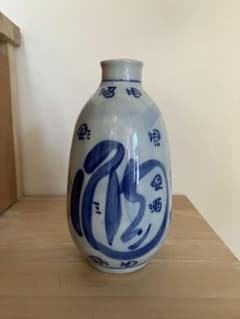 手描き模様の陶器瓶 酒瓶 青い手描き模様の陶器 紹興酒 - メルカリ