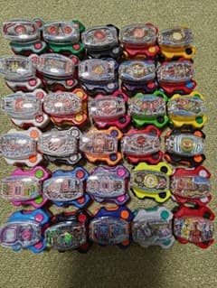 仮面ライダーギーツ　レジェンドレイズバックル29個＋戦隊レイズバックル1個のサムネイル