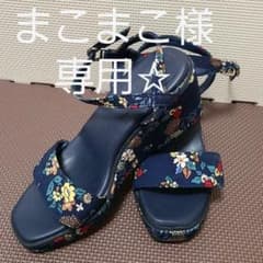 【まこまこ様専用☆】 オゾック 花柄サンダル Mサイズのサムネイル
