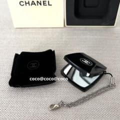CHANEL 両面ミラー ミニコンパクトチャーム　ココマーク　専用箱カバー付き CHANEL 両面ミラー ミニコンパクトチャーム ココマーク 専用箱カバー