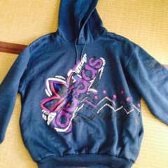 アディダスパーカーのサムネイル