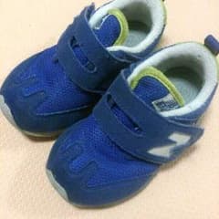 13.5cmニューバランス靴のサムネイル