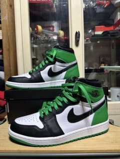 Nike Air Jordan 1 Retro High OGのサムネイル