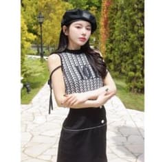 新品タグ付き Darich DD ロゴミックスノースリニットトップス - メルカリ