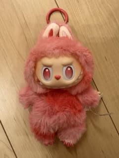 POP MART ラブブのサムネイル