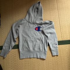 Champion グレー フード付きパーカー サイズ150cmのサムネイル