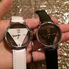 オシャレ ペア時計 白黒 三角形のサムネイル