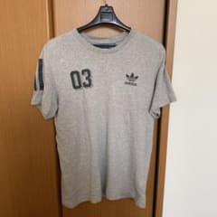 Tシャツ adidas  トップスのサムネイル
