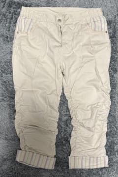 カジュアルパンツ クロップド丈 ワッペン付きのサムネイル