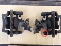 AE86 後期　リヤブレーキキャリパー左右セットのサムネイル