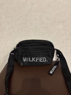 【MILKFED. 】ショルダーバッグ　ブラックのサムネイル