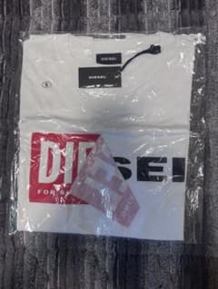 処分特価！価格下げました！早い者勝ち【未使用】dieselのTシャツ　白色のサムネイル