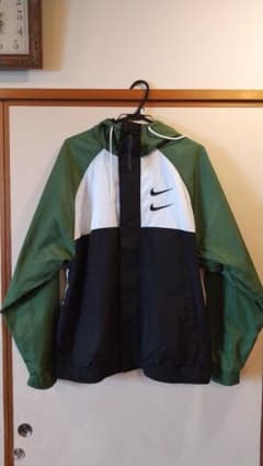 【値下げ】NIKE ナイキ ナイロンジャケットのサムネイル