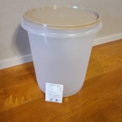 Tupperware ジャイアント 食品保存容器 8.8Lのサムネイル