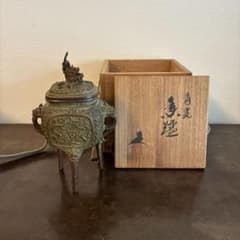 ①青銅香炉 獅子装飾 三足香炉 木箱付きのサムネイル