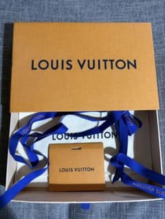 LOUIS VUITTON ギフトボックス 保存袋 リボン セットのサムネイル