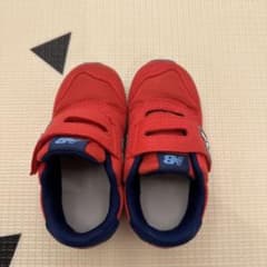 【H.S.T様専用】New Balance キッズスニーカー レッドのサムネイル