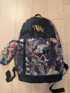 Nike バックパック　リュック　フラワーのサムネイル