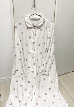 マタニティパジャマ　イチゴ柄　ロングパジャマ M-Lのサムネイル