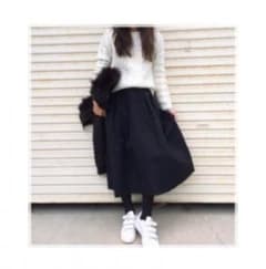 黒ロングスカートのサムネイル