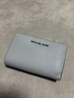 MICHAEL KORS 二つ折り財布 ライトグレーのサムネイル