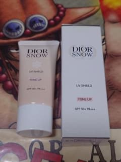 Dior Snow UV Shield Tone Up 30ml - メルカリ