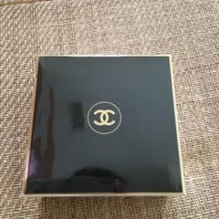 ☆CHANEL N°5 ルースパウダー ボディパウダー☆のサムネイル