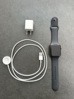 Apple Watch シリーズ4 (44mm)スペースグレー本体 充電器付きのサムネイル