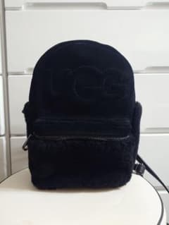 UGG アグ　ブラック スエード　バッグ　リュック　美品のサムネイル