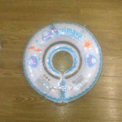 お風呂で使える赤ちゃんの浮き輪のサムネイル