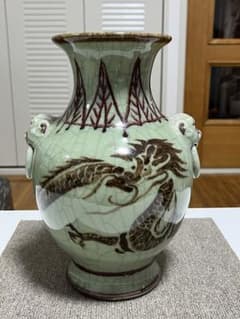 中国美術 龍泉窯 古典焼 官窯 希少 手描 雙耳 彫雲龍文壺 花器 唐物 骨董 中国美術 龍泉窯 古典焼 官窯 希少 手描 雙耳 彫雲龍文壺 花器 唐物