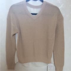 【新品未使用】untitled ベージュ バックシフォンラメ混ニットプルオーバーのサムネイル