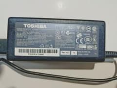 TOSHIBA ACアダプター 65W PA3467U-1ACA 中古のサムネイル