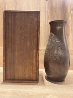 茶道具 銅製真鍮花瓶 後藤銅器店 木箱入り 義光作28cm 骨董品 鹿彫り 茶道具 銅製真鍮花瓶 後藤銅器店 木箱入り 義光作28cm 骨董品 鹿彫り