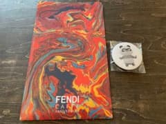 【非売品】FENDI CAFE マスクケース　缶バッチのサムネイル