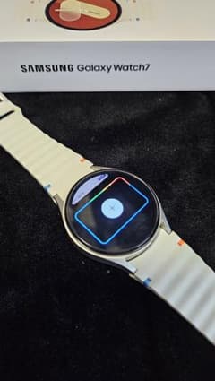 Samsung Galaxy Watch7 クリームのサムネイル
