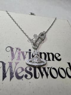 Vivienne Westwood 安全ピン オーブ ネックレス - メルカリ