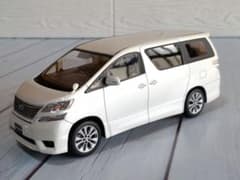 トヨタ ヴェルファイア カラーサンプル ミニカーのサムネイル