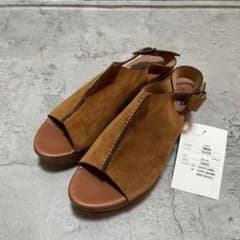 Brand new, ¥16,280. Enes suede back-strap sandals, made in Italy, leather.