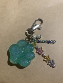 レジン肉球キーホルダーのサムネイル