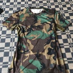 ナイキ プロコンバット ドライフィット Tシャツのサムネイル