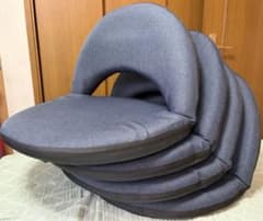 【ニトリ】コンパクト座椅子 ネイビー 4個セット　折り畳み ニトリ】コンパクト座椅子 ネイビー 4個セット 折り畳み - メルカリ