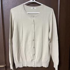 UNIQLOクルーネックカーディガン⭐︎ベージュ（XL）のサムネイル